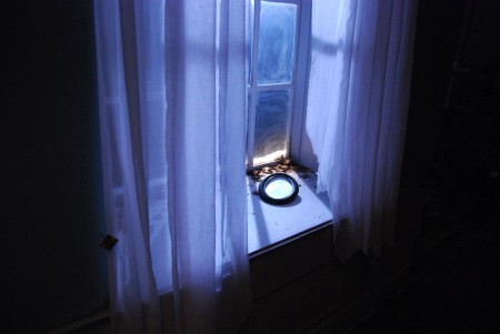 Examensarbete- Film och TV-scenografi, LTU. Studiobygge utifrån egen omskrivning av H.C. Andersens Flickan med svavelstickorna.