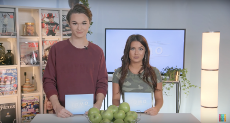 Rekvisita och set dressing för talkshowen FOMO. Splay.